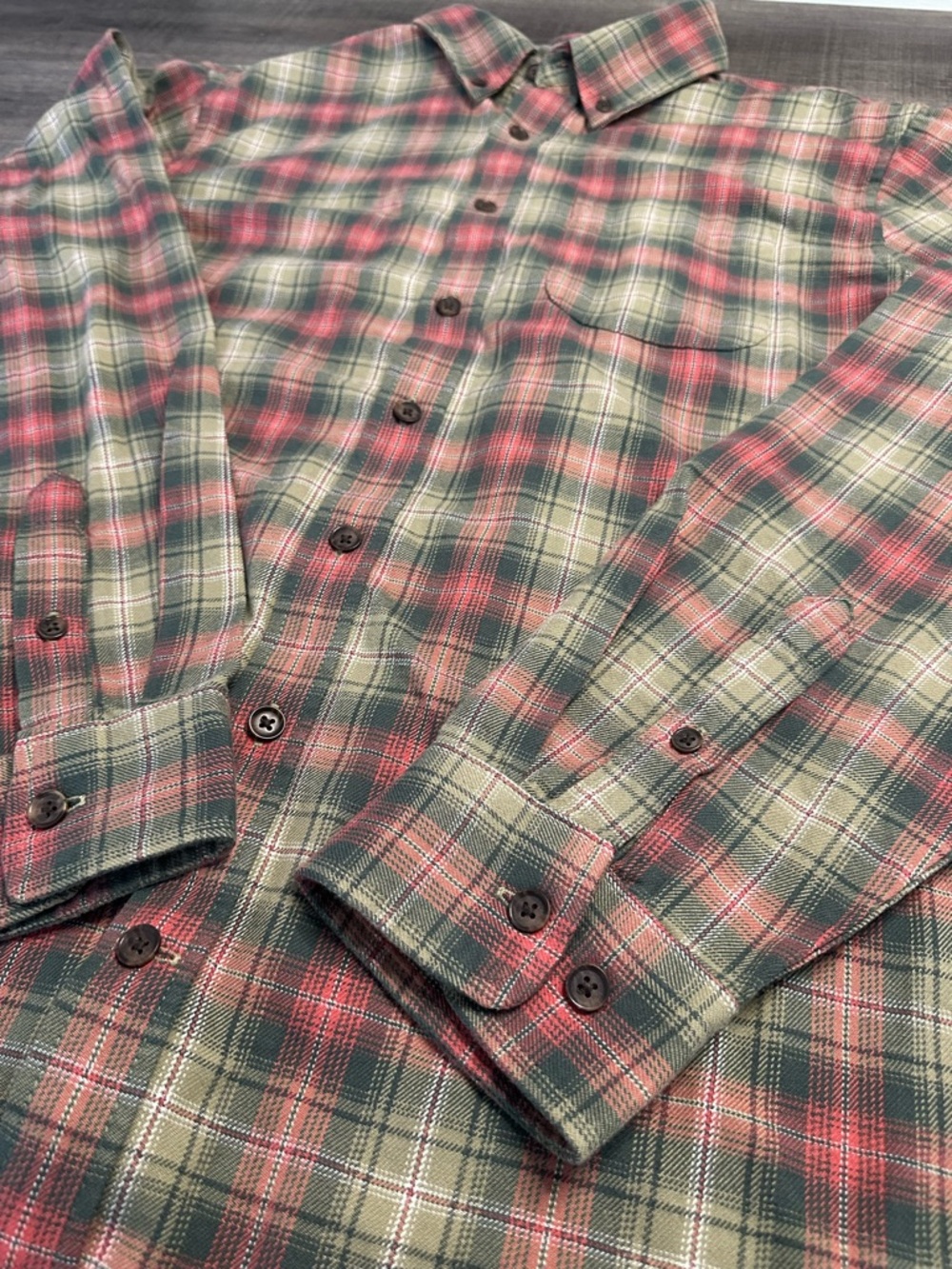 Lands' End Mens Red, Green & Tan Flannel Plaid Button-Down Shirt Traditional Fit